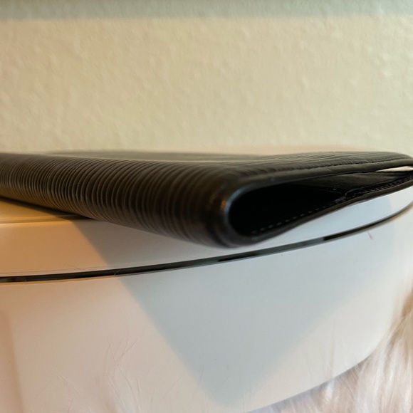 LV EUC EPI Checkbook Holder - Picture 8 of 12